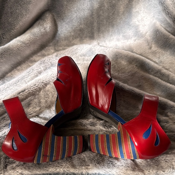 Size 6 Fluevog Maier in Red Colorway - Picture 5 of 10